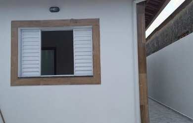 Imagem 2: Casa geminada com piscina na cidade de Itanhaém-SP (Litoral sul