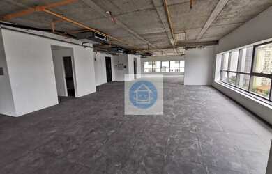 Imagem: O depósito possui 1 Vaga na garagem, 101m² de Área e está