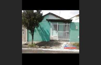 Imagem: A casa possui 3 Dormitórios, 1 Banheiro, 2 Vagas na garagem