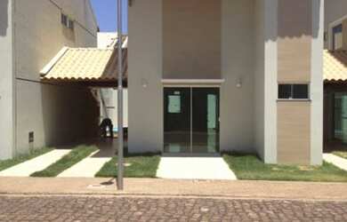 Imagem: A casa em condomínio à venda possui 4 Dormitórios, 4 Banheiros