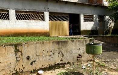 Imagem: A casa possui 3 Dormitórios, 3 Banheiros, 2 Vagas na garagem