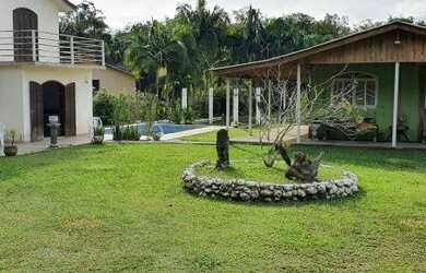 Imagem: A chácara possui 7.200m² de Área, Piscina, Área de serviço