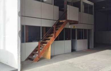 Imagem 3: Galpão para Locação em Lauro de Freitas, portão, 1 banheiro