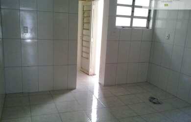 Imagem: A casa possui 3 Dormitórios, 1 Banheiro, 1 Vaga na garagem