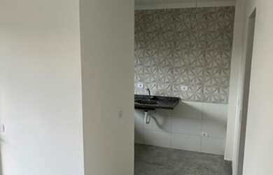 Imagem 2: Saia do Aluguel More ao lado da Estação do monotrilho