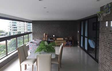 Imagem: O apartamento à venda possui 4 Dormitórios, 5 Banheiros, 4