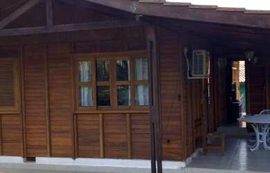 Imagem: A chácara possui 25m² de Área, Churrasqueira, Piscina, Área