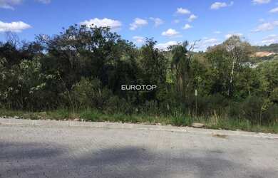 Imagem: O terreno possui 383m² de Área e está localizado em Verona