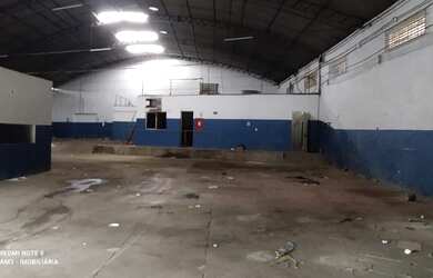 Imagem 5: Galpão comercial na Av. Pedro Freitas, 864 m², para lojas, depósitos e transportadoras!