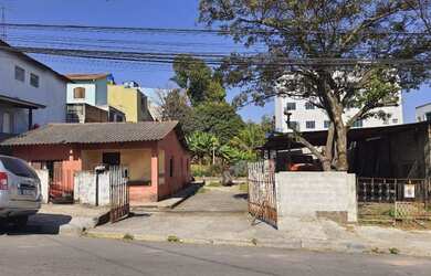 Imagem: O terreno possui 1.000m² de Área e está localizado em Centro
