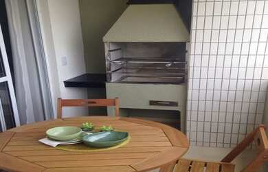 Imagem: O apartamento possui 3 Dormitórios, 1 Banheiro, 2 Vagas na