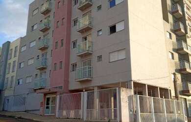 Imagem: O apartamento possui 1 Dormitório, 1 Banheiro, 1 Vaga na garagem