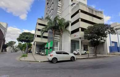 Imagem: O depósito possui 5 Vagas na garagem, 200m² de Área e está