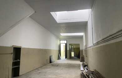 Imagem: O depósito possui 750m² de Área e está localizado em Santo