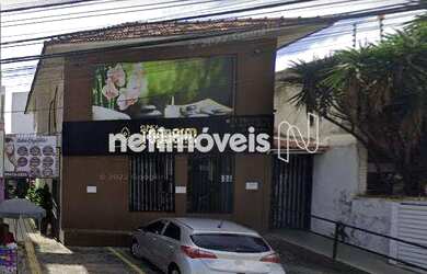 Imagem: O depósito para alugar possui 3 Vagas na garagem e 240m² de