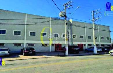 Imagem: O depósito possui 5 Vagas na garagem, 1.296m² de Área e