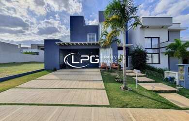 Imagem: A casa em condomínio possui 4 Dormitórios, 5 Banheiros, 4