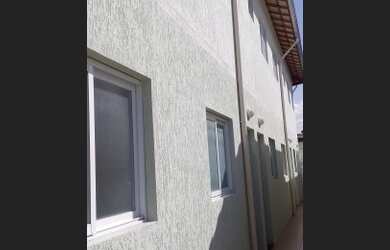 Imagem: A casa em condomínio possui 2 Dormitórios, 2 Banheiros, 1