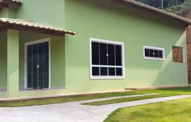 Imagem: A casa possui 3 Dormitórios, 2 Banheiros, 150m² de Área