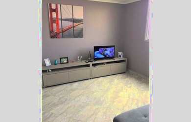 Imagem: O apartamento possui 3 Dormitórios, 1 Banheiro, 1 Vaga na garagem