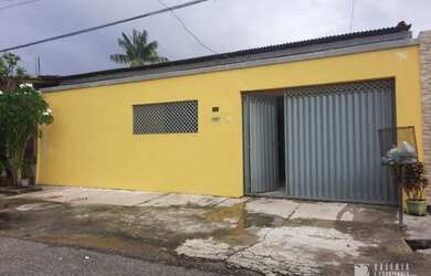 Imagem: A casa possui 5 Dormitórios, 2 Banheiros, 1 Vaga na garagem