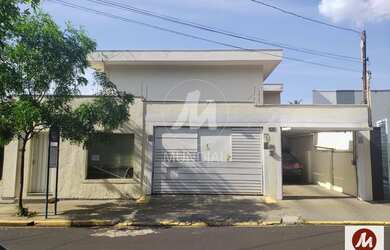 Imagem: O depósito possui 4 Vagas na garagem, 335m² de Área e está