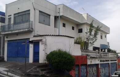 Imagem: O depósito possui 5 Vagas na garagem, 460m² de Área e está