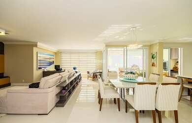 Imagem: O apartamento possui 3 Dormitórios, 4 Banheiros, 3 Vagas na