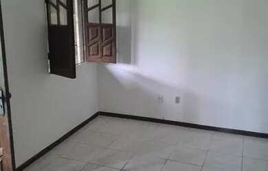 Imagem: A casa possui 2 Dormitórios, 2 Banheiros, 1 Vaga na garagem