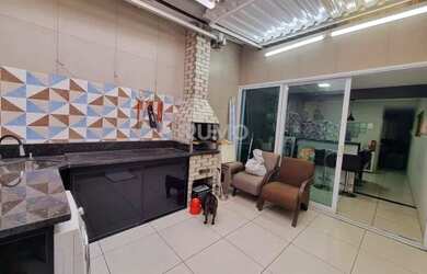 Imagem: A casa em condomínio possui 2 Dormitórios, 2 Banheiros, 1