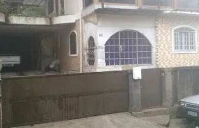 Imagem: A casa possui 1 Dormitório, 1 Banheiro, 1 Vaga na garagem e