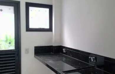 Imagem: A casa em condomínio possui 4 Dormitórios, 4 Banheiros, 4