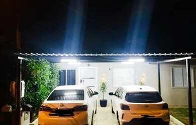 Imagem: A casa em condomínio possui 2 Dormitórios, 2 Vagas na garagem