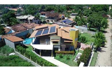 Imagem: A casa em condomínio possui 5 Dormitórios, 5 Banheiros, 5