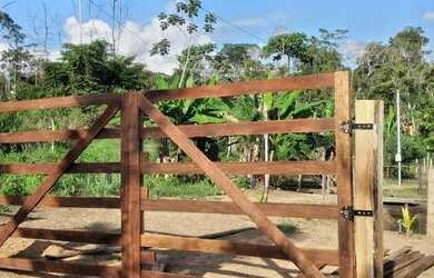 Imagem 4: Lote medindo 10 por 76. 2 Dormitórios