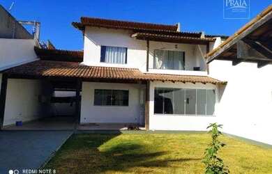 Imagem: A casa possui 3 Dormitórios, 4 Banheiros, 3 Vagas na garagem