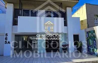 Imagem: A casa possui 2 Banheiros, 178m² de Área e está localizado