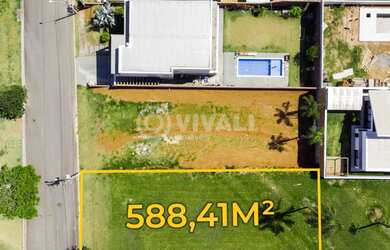 Imagem: O terreno possui 588m² de Área e está localizado em Sítio