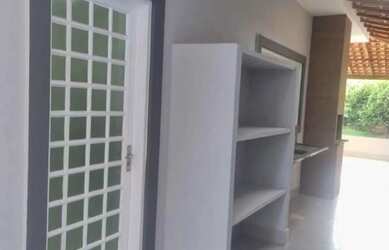 Imagem: A casa à venda possui 3 Dormitórios e 2 Banheiros e está