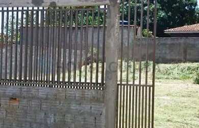 Imagem: O terreno possui 815m² de Área, Imóvel novo e está localizado