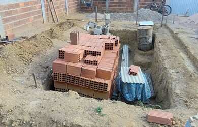 Imagem 9: Construção e terreno