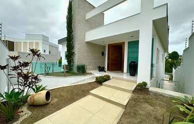 Imagem: A casa possui 3 Dormitórios, 1 Banheiro, 4 Vagas na garagem