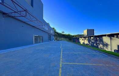 Imagem 5: Galpão no Bairro do Salto, com 300 m², estacionamento rotativos para...