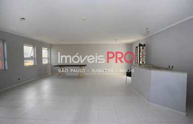 Imagem: O depósito possui 5 Vagas na garagem, 1.753m² de Área e