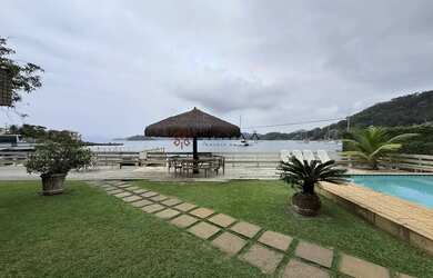 Imagem 2: Casa costeira com praia de 8 suítes, em Angra dos Reis-RJ