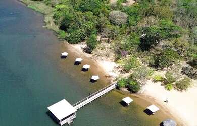 Imagem: A casa em condomínio possui 1 Dormitório, 2 Banheiros, 5 Vagas