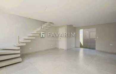 Imagem: A casa possui 3 Dormitórios, 3 Banheiros, 1 Vaga na garagem