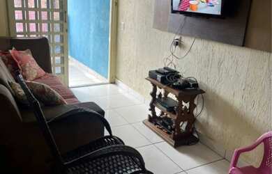 Imagem: A casa possui 2 Dormitórios, 1 Banheiro, 90.000m² de Área