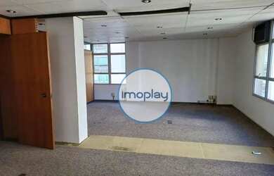 Imagem: O depósito possui 2 Vagas na garagem, 91m² de Área e está