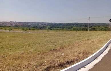 Imagem: O terreno possui 200m² de Área, Imóvel novo e está localizado